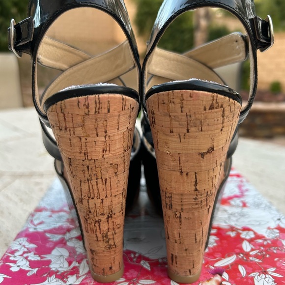 ✨NEW✨Black Patent Leather Wedge Sandals Size 6.5 from Victoria’s Secret - Picture 8 of 15